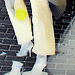 La Dame Hemlex en escarpins blancs / Hemtex Lady in white high heels shoes -  Ängelholm  /  Suède - Sweden.  23 octobre 2008- Négatif