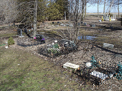 Cimetière pour animaux  /  Pet cemetery  - Mon Repos /   Dans ma région - in my area.  Québec, Canada /    16 mars 2010 - Photo originale / Original picture