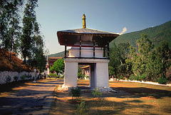 Chorten on the way to the Wangdue Phodrang Dzong