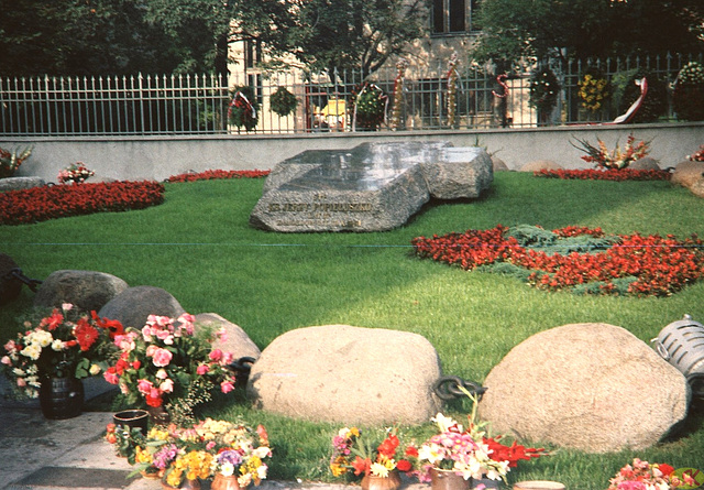 1987-07 07 UK Varsovio