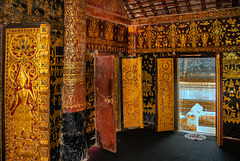 Wat Xieng Thong fine inside decoration