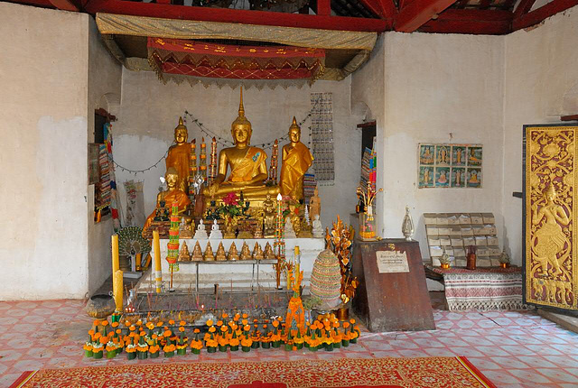 Inside the That Chomsi Temple