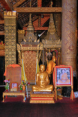 Wat Xieng Thong side altar