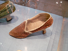 High-heeled slippers / Bata shoe Museum - Toronto, Canada.  3 Juillet 2007