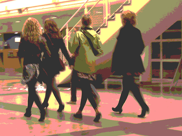 Ferry Swedish high-heeled Goddesses /  Jeunes Déesses suédoises en talons hauts /  24 octobre 2008. - Postérisation