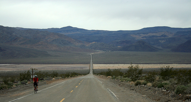 Route 190 - Cyclist in Panamint Valley (5073)