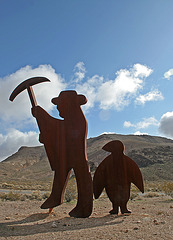 Rhyolite Public Art - Miner & Penguin (5319)