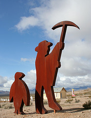 Rhyolite Public Art - Miner & Penguin (5325)