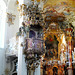 Wieskirche: Die Kanzel nahe dem Altarraum. ©UdoSm