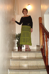Elisabeth en talons hauts du haut de l'escalier / Pure elegance in high heels -   Avec permission.