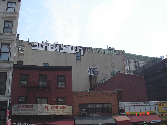 Screwsacer graffitis wall & bubbles / Graff et bulles - New-York city USA -  Juillet 2008.