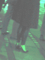 Blurry Danish blond Lady in black high heels shoes /  Copenhague -  25 octobre 2008 - Version RVB