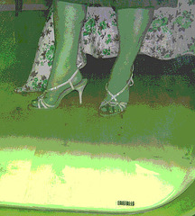 Nouvelles chaussures de mariage / New wedding shoes -   Christiane avec / with permission- Version postérisée
