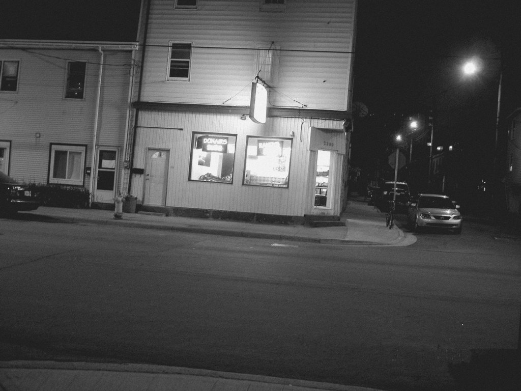 Halifax by the night  / Canada.  June / Juin 2008 -  N & B