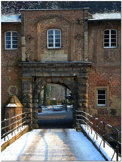 Schloss Rheydt, Eingangsportal