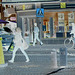 La Dame Synsan aux longues enjambées / Synsam long strides Lady on flats - Ängelholm / Suède - Sweden.  23-10-2008 - Négatif RVB