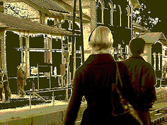 Grande blonde suédoise en bas de coiffeur et talons hauts / Tall blond in barber shop socks and high heels - Ängelholm / Suède - Sweden.  23-10-2008 - Postérisation avec noir photofiltré