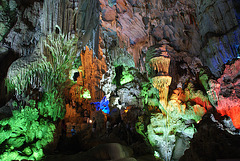 Thiên Cung Cave