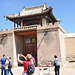 Alvenintaj al la templo de Erdenezuu