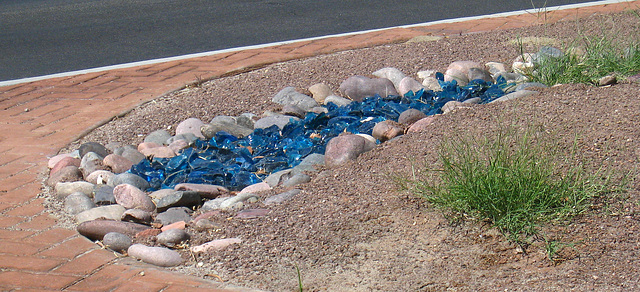 Slag Glass in Cathedral City (5810)