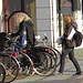 Rouquine et blonde cyclistes en baskets / Readhead & blond young bikers in sneakers - Ängelholm  / Suède - Sweden.  23-10-2008 - Postérisation