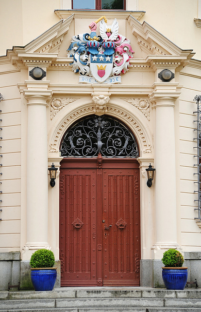Eingang vom Schlosshotel Ralswiek
