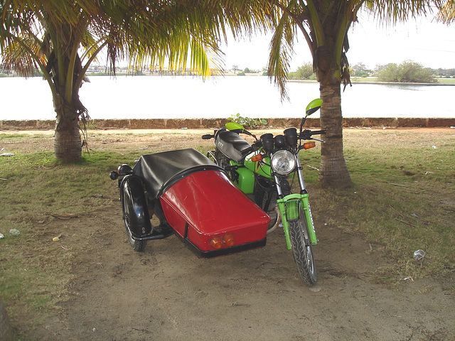 Moto cubaine avec side-car