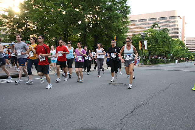 05.TheRace.5KRun.CrystalDrive.ArlingtonVA.23April2010