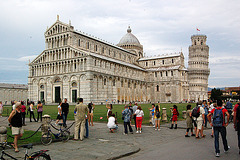 katedralo kaj Oblikva Turo de Pisa