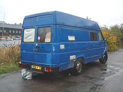 Blue truck / Camion bleu 8906 YF 56 - Christiania / Copenhague - Copenhagen.  26 octobre 2008.