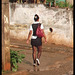 Rainy tags cuban girl / Cubaine sexy parmi les graffitis - Recadrage.