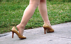 brown heels (F)