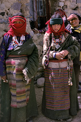 Young Tibetan girls in Hor Qu