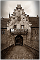 Schloss Hülchrath, Portal
