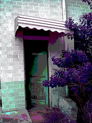 Women's entrance......Entrée privée pour femmes....Farmerville, Louisiane. USA - 7 juillet 2010 - RVB postérisé