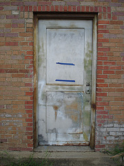Antique market door / Porte du marché d'antiquités - Bastrop, Louisiane. USA - 8 juillet 2010