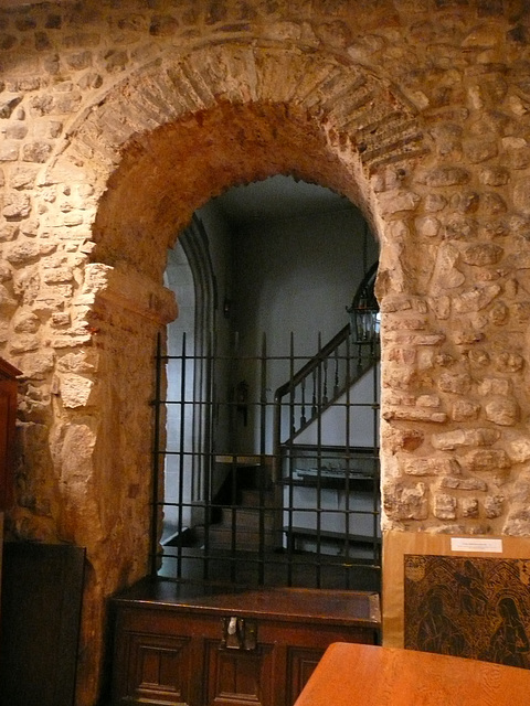all hallows barking, london, saxon arch entry to s.w. porticus, possibly c8