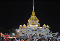 The pagoda of Phra Phuttha Maha Suwan Patimakon at night