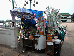 Lotterie lot selling at the Chao Phraya river pier