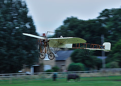 Blériot Type XI flying back