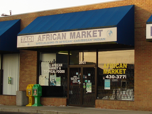 African market area / Le coin du marché africain - Colombus, Ohio. USA. 25 juin 2010