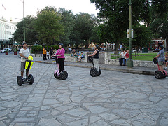 Touristes roulants / Wheeling tourists - San Antonio, Texas. USA - 29 juin 2010.
