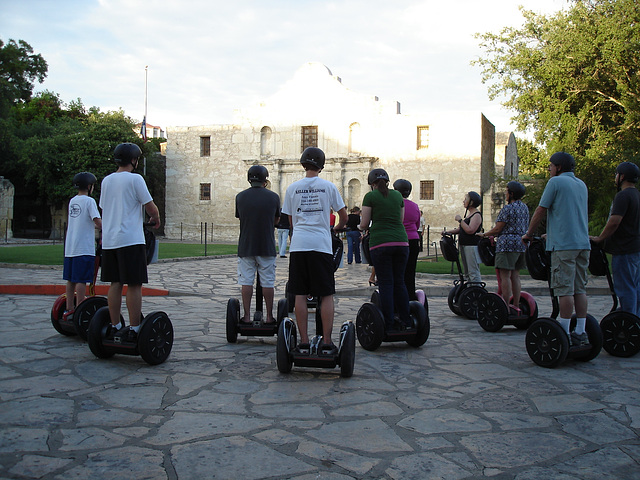 Touristes roulants / Wheeling tourists - San Antonio, Texas. USA