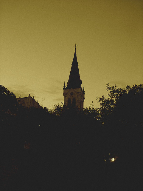 Church tower by the night / Clocher de soir - San Antonio, Texas. USA - 29 juin 2010- Sepia