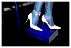 Lady Roxy / Book trampling in white pumps / Piétinement de livre en escarpins blancs - RVB postérisé
