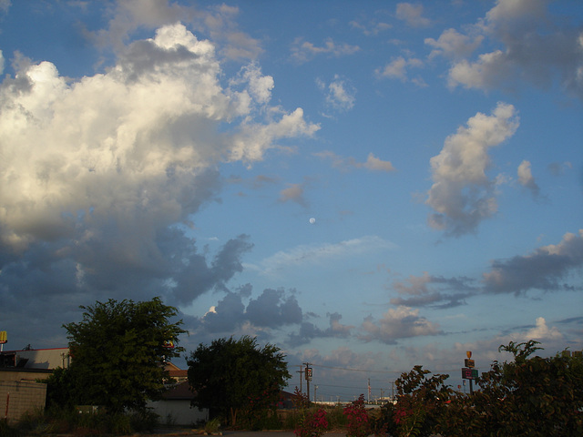 Ciel et nuages  / Sky and clouds - Hillsboro, Texas. USA. 28 juin 2010 - Photo originale