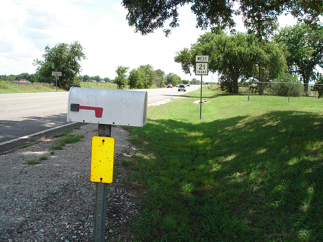 Texan mailbox eyesight / Boîte aux lettres texane- Texas, USA - 5 juillet 2010.