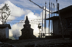 Stupa - über den Wolken