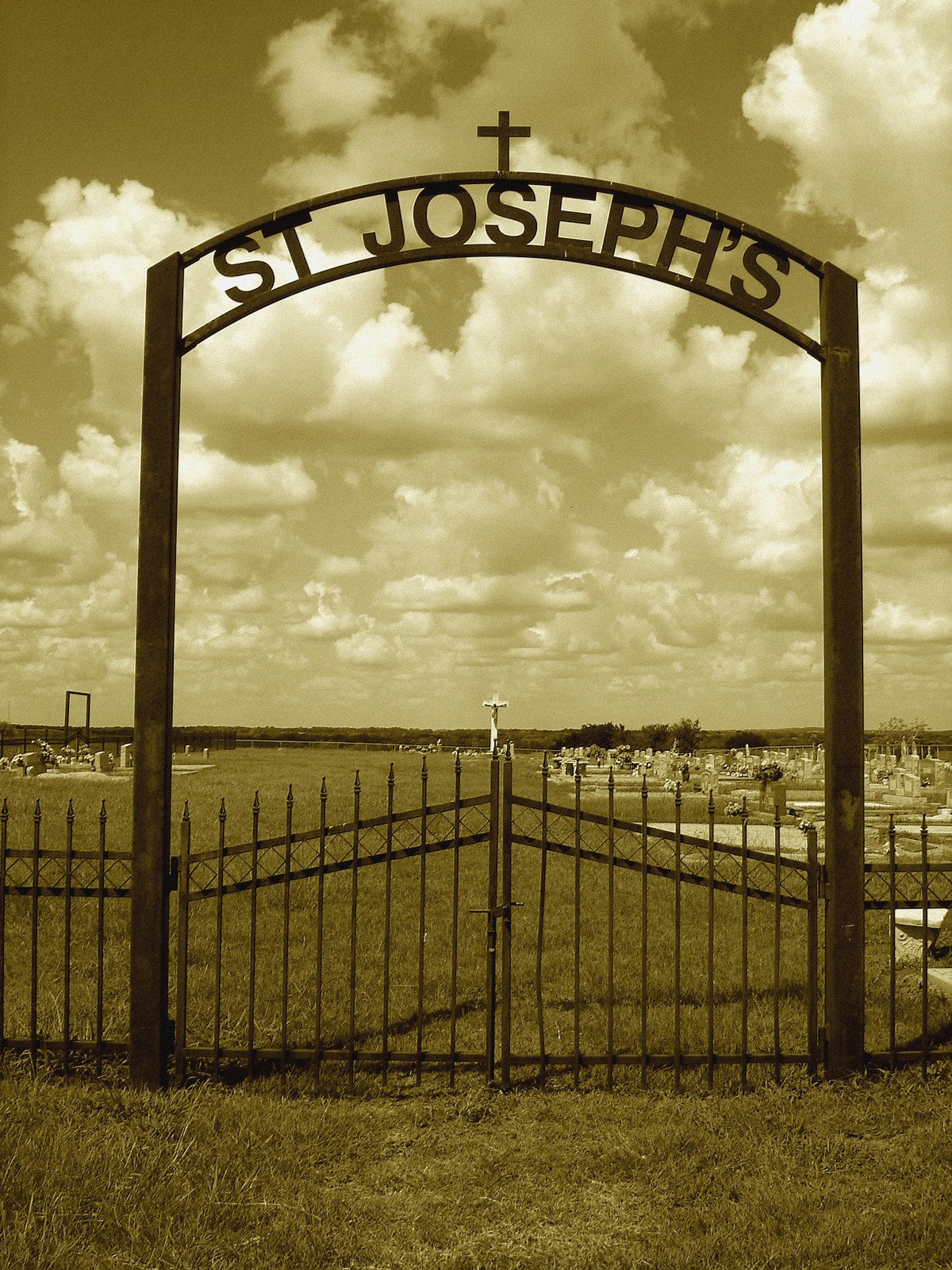St-Joseph's cemetery / Texas. USA - 5 juillet 2010 - Sepia