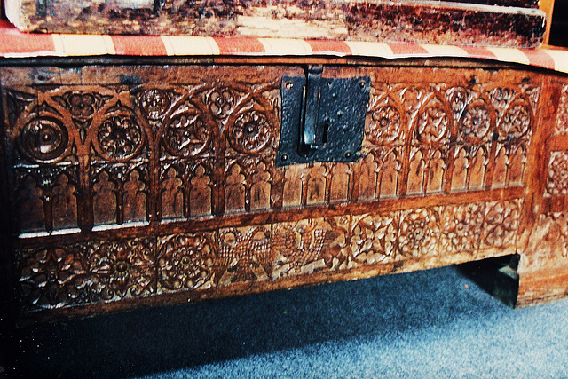 brailes c.1460 chest